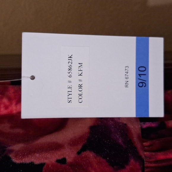 Dress - Picture 3 of 5